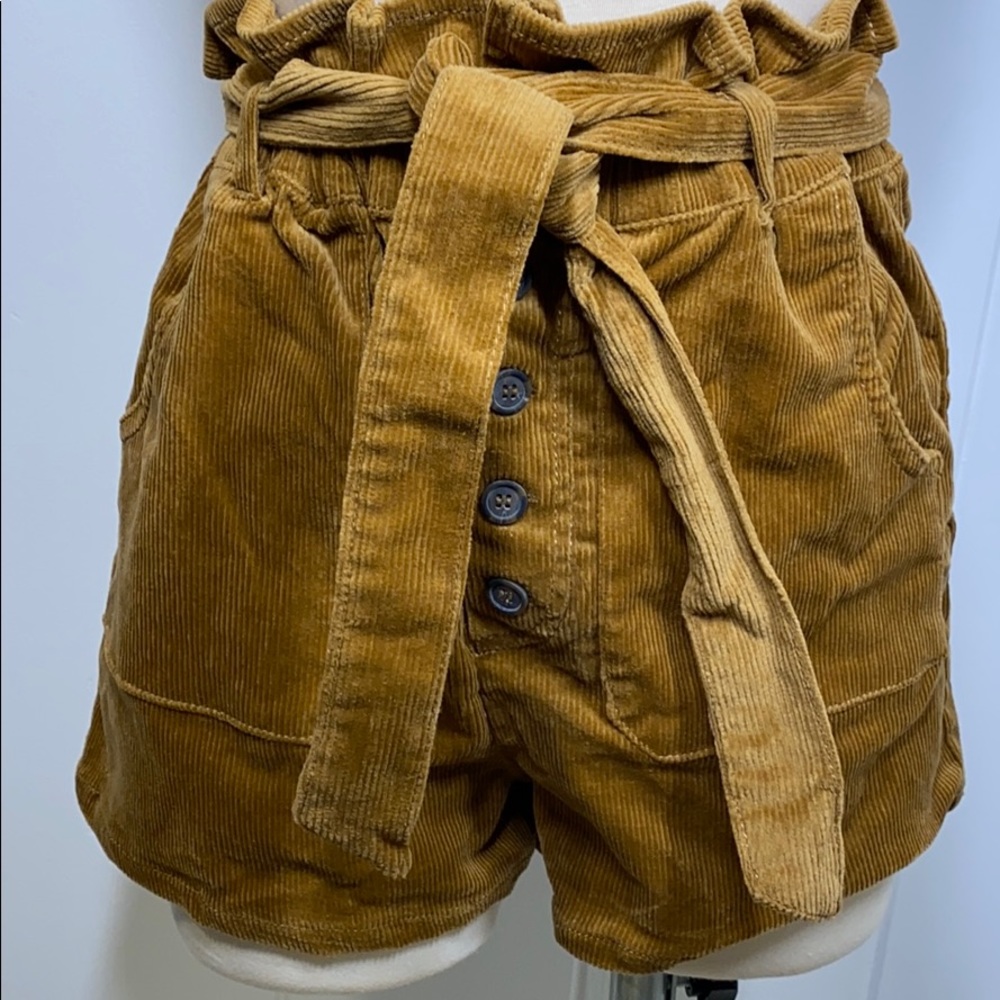 NWT- Eden in love, Corduroy shorts.